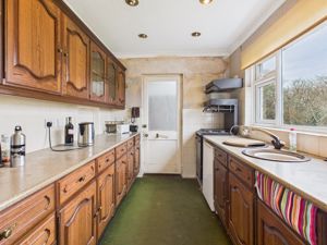 Kitchen- click for photo gallery